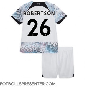 Liverpool Andrew Robertson #26 Bortatröja Barn 2022-23 Kortärmad (+ korta byxor)